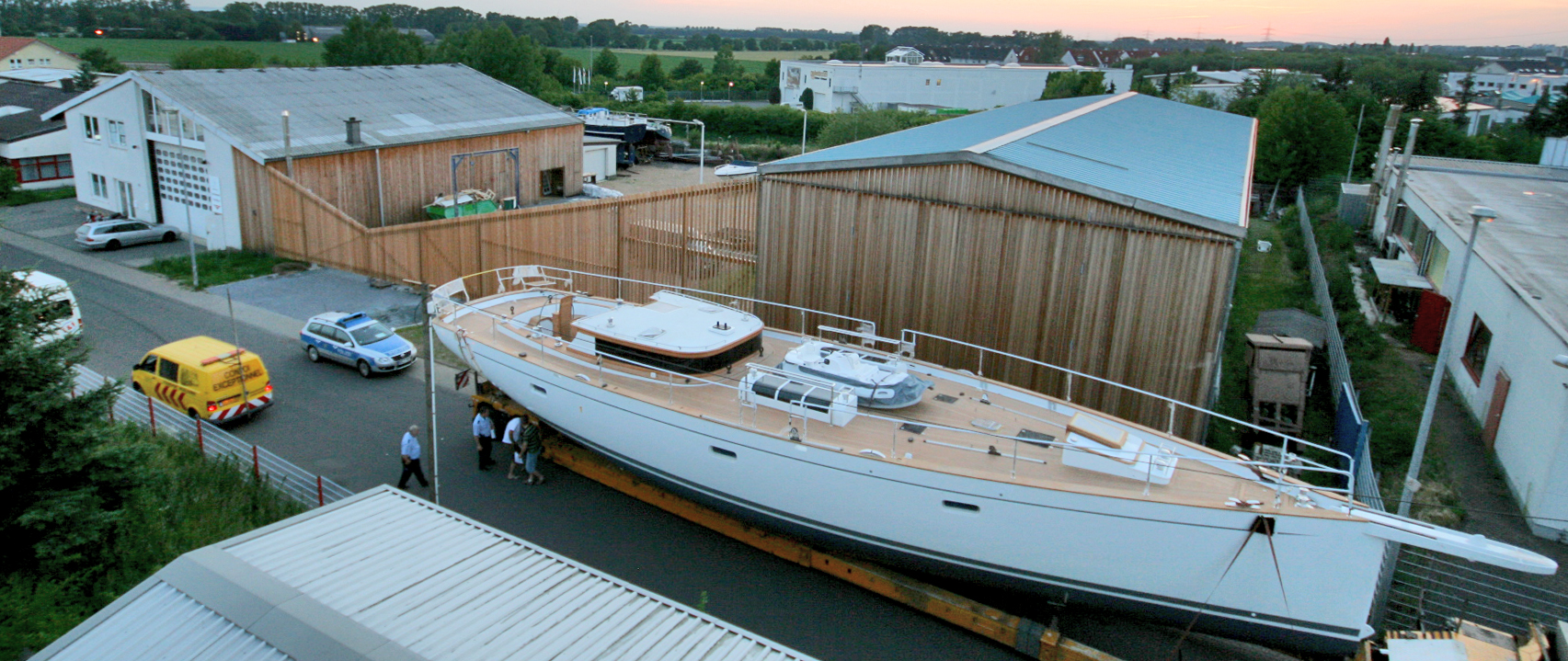 Brune Schreinerei, Tischlerei, indiviuelle Planung und Ausführung von Innenausbauten, Renovierungen, Treppen, Bädern, Küchen, Einbauschränken, Sonderbauten, Messebau in Erftstadt